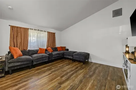 27519 72nd Avenue E Graham WA 98338