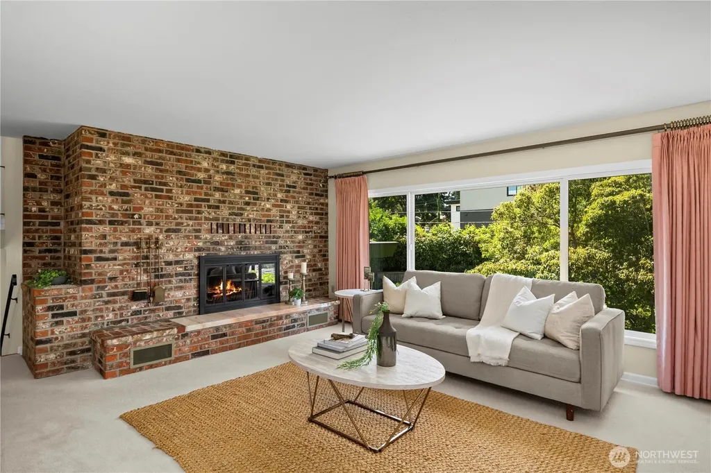 15734 14th Avenue SW Burien WA 98166