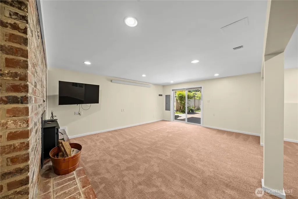 15734 14th Avenue SW Burien WA 98166