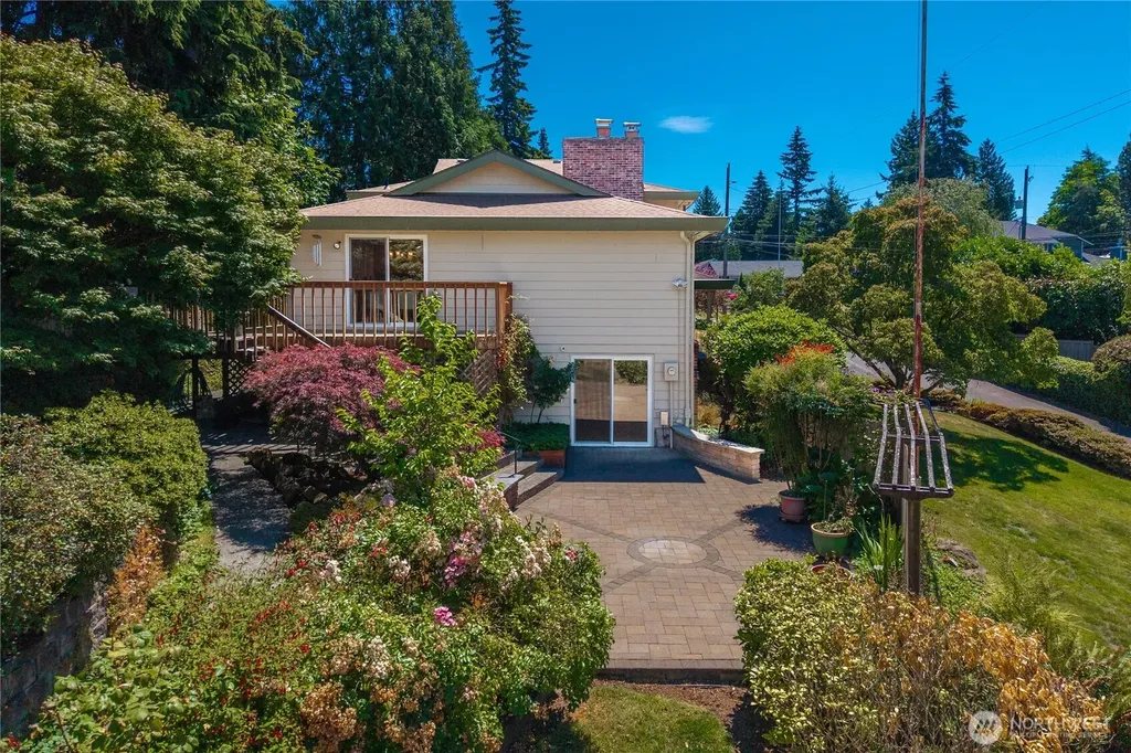 15734 14th Avenue SW Burien WA 98166