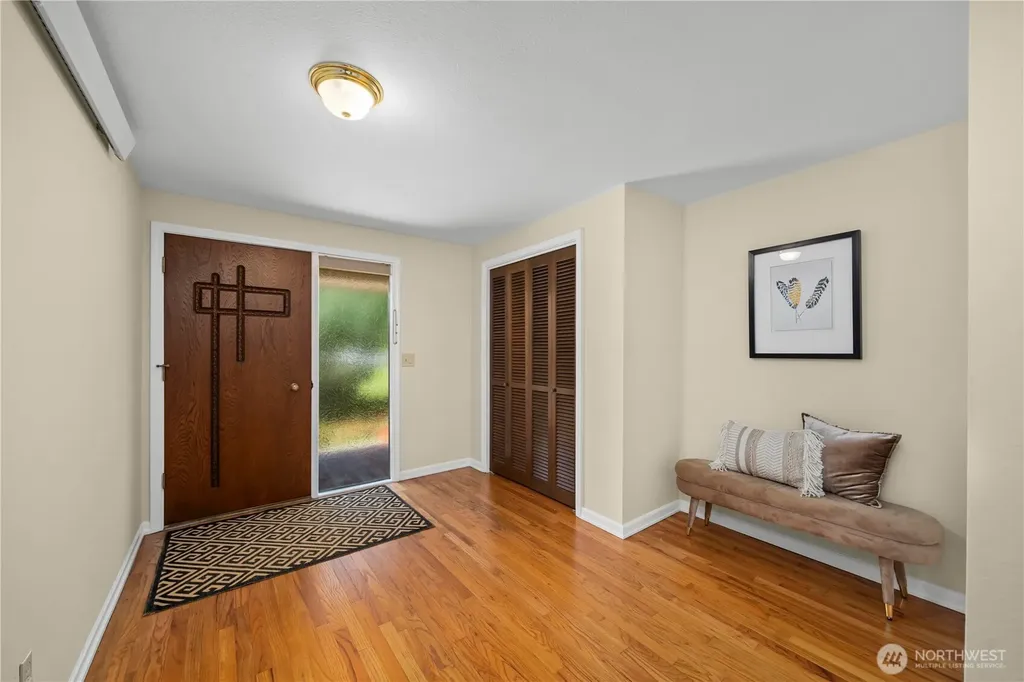 15734 14th Avenue SW Burien WA 98166