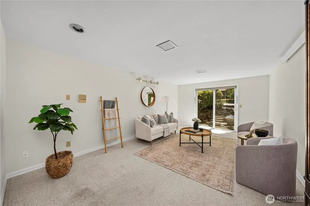 15734 14th Avenue SW Burien WA 98166