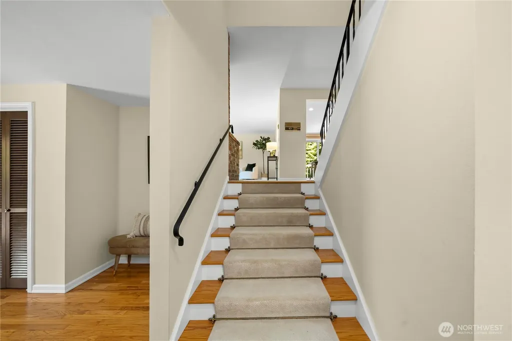 15734 14th Avenue SW Burien WA 98166