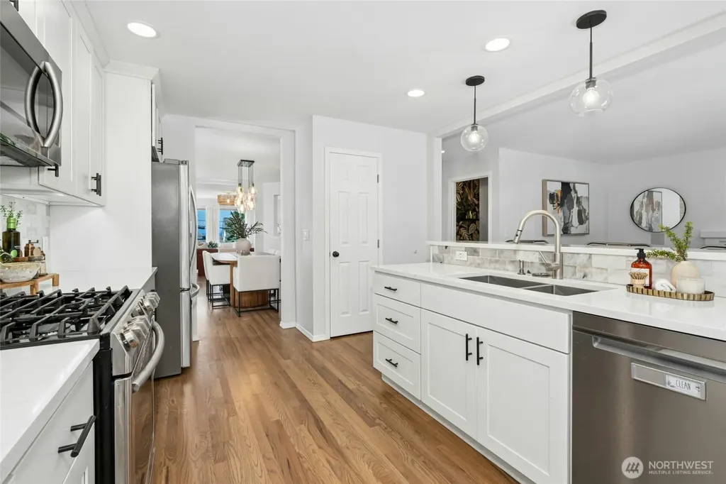 4048 56th Avenue SW Seattle WA 98116