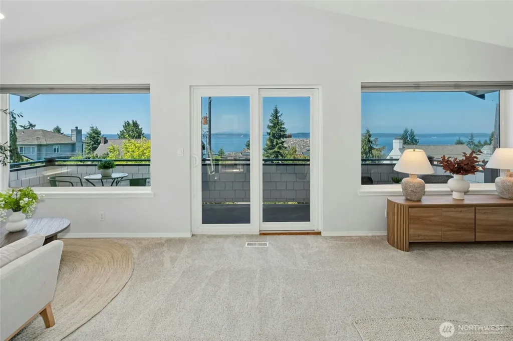 4048 56th Avenue SW Seattle WA 98116