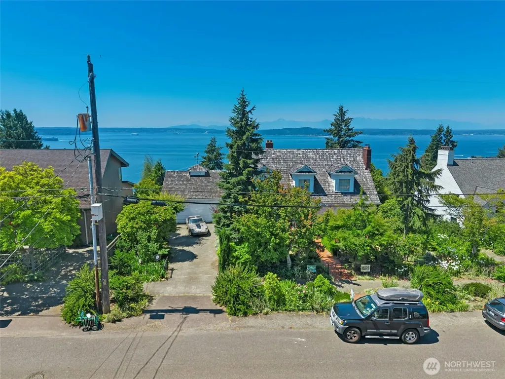 4048 56th Avenue SW Seattle WA 98116