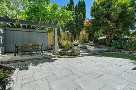 4048 56th Avenue SW Seattle WA 98116