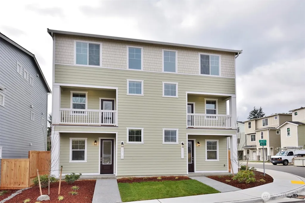 8779 151st Court E Puyallup WA 98375