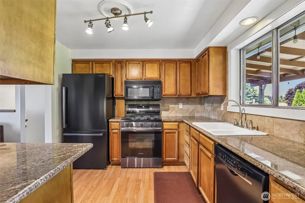 10015 NW 17th Avenue Vancouver WA 98685