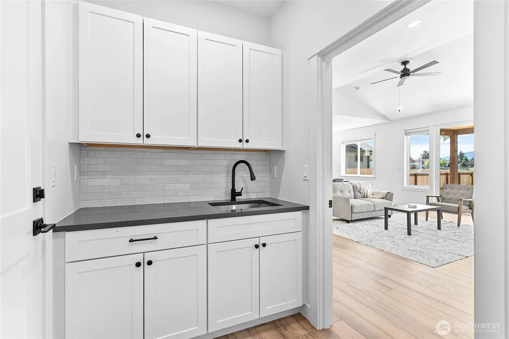 317 W 3rd Street Everson WA 98247