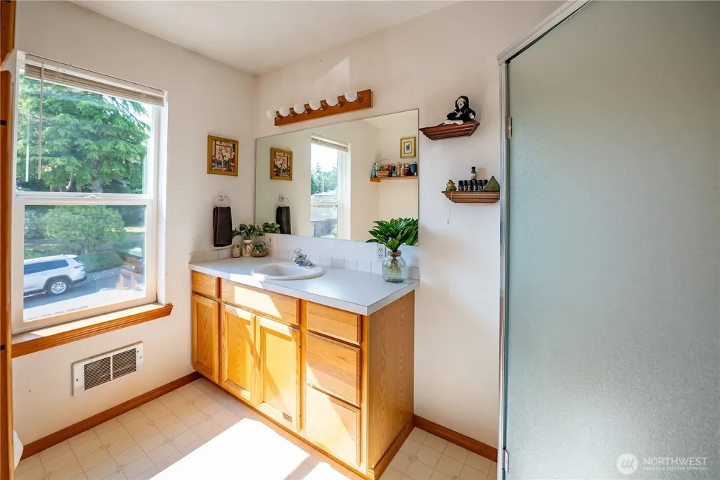 1027 Franklin Drive Cosmopolis WA 98537