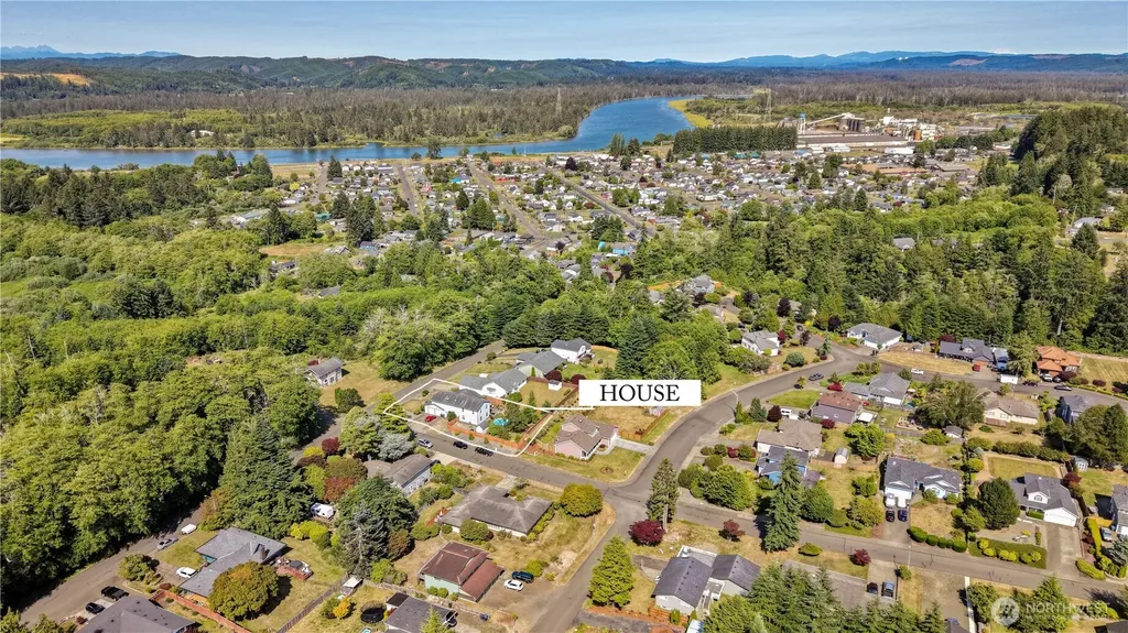 1027 Franklin Drive Cosmopolis WA 98537
