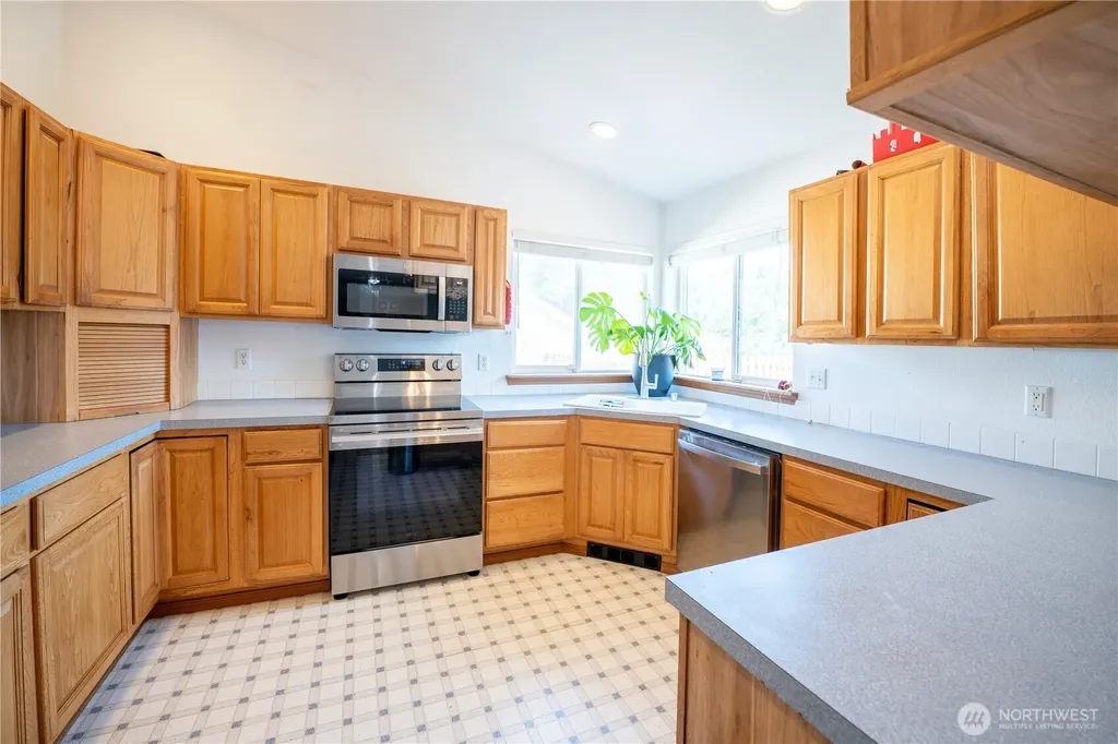 1027 Franklin Drive Cosmopolis WA 98537