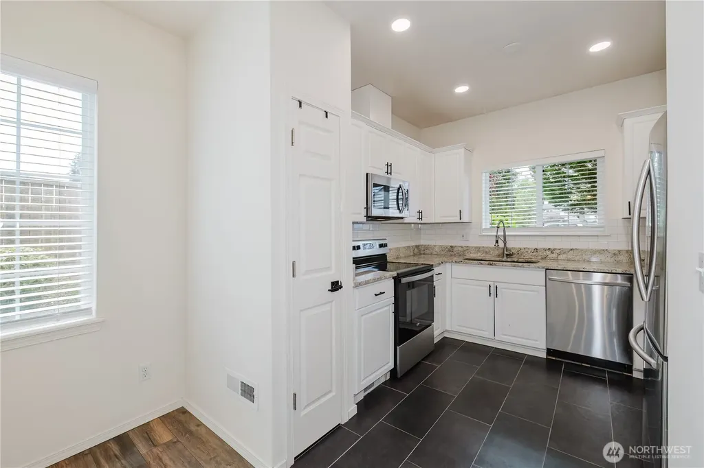 2759 Diamond Loop Unit Milton WA 98354