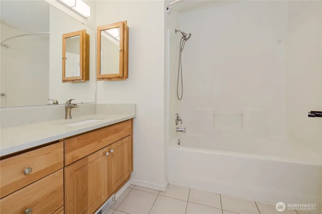 2759 Diamond Loop Unit Milton WA 98354