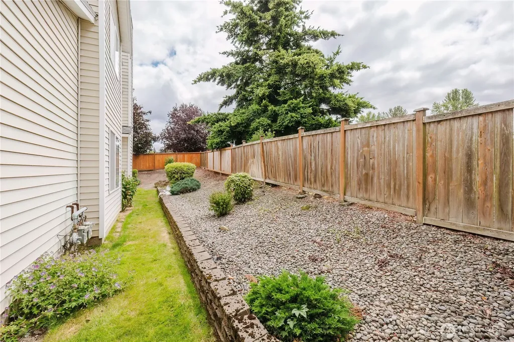 2759 Diamond Loop Unit Milton WA 98354