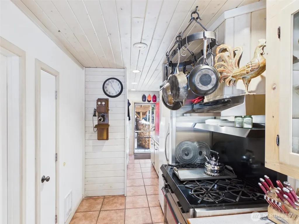 10 Wayland Cove Road Republic WA 99166