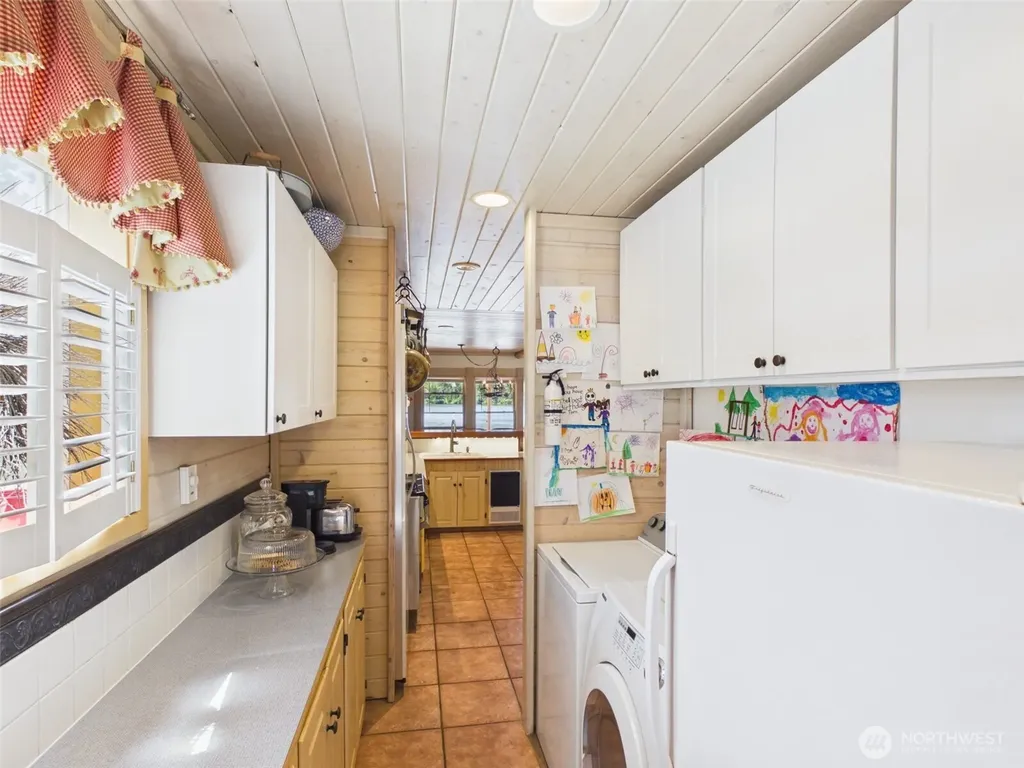 10 Wayland Cove Road Republic WA 99166