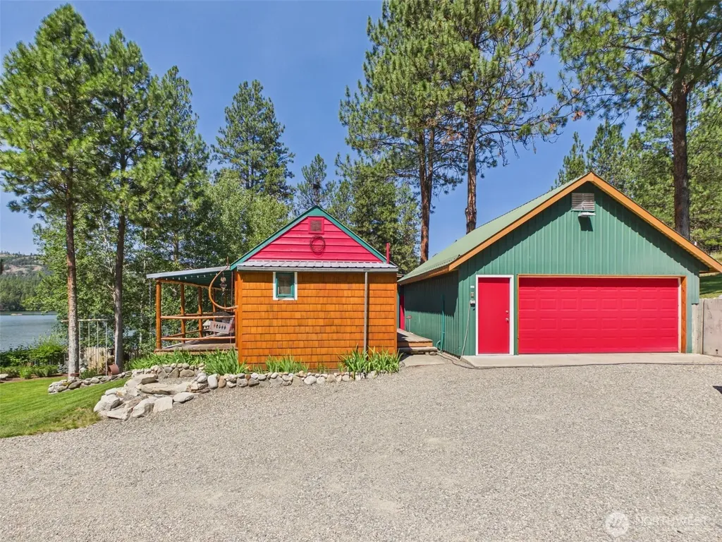 10 Wayland Cove Road Republic WA 99166