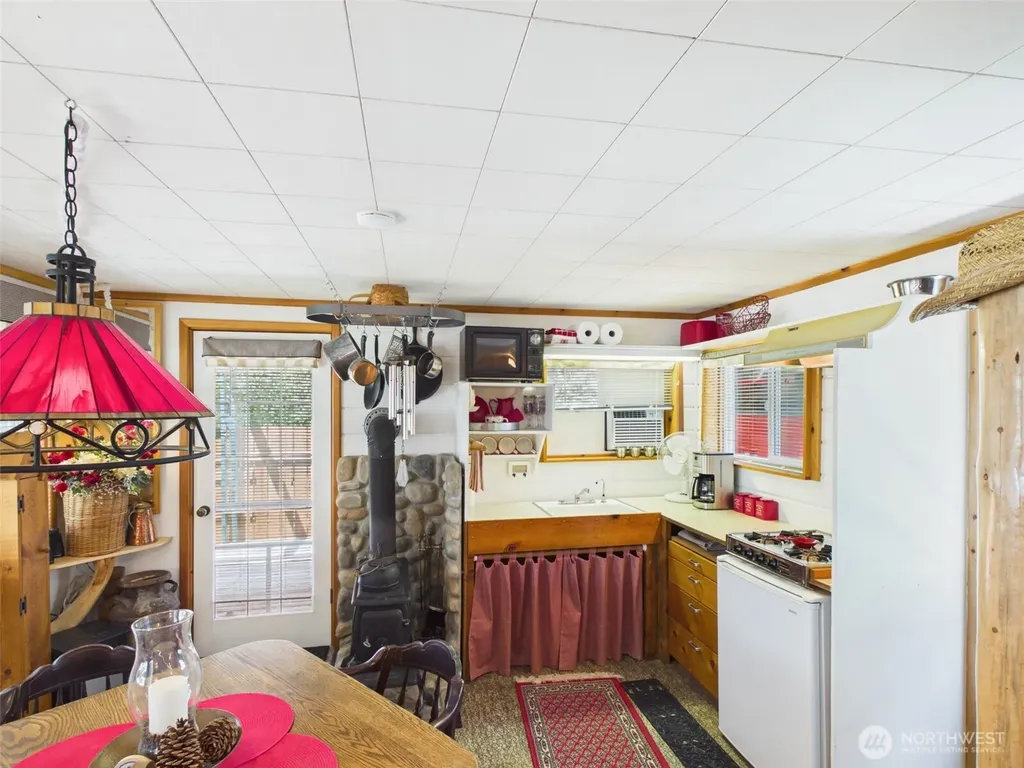 10 Wayland Cove Road Republic WA 99166