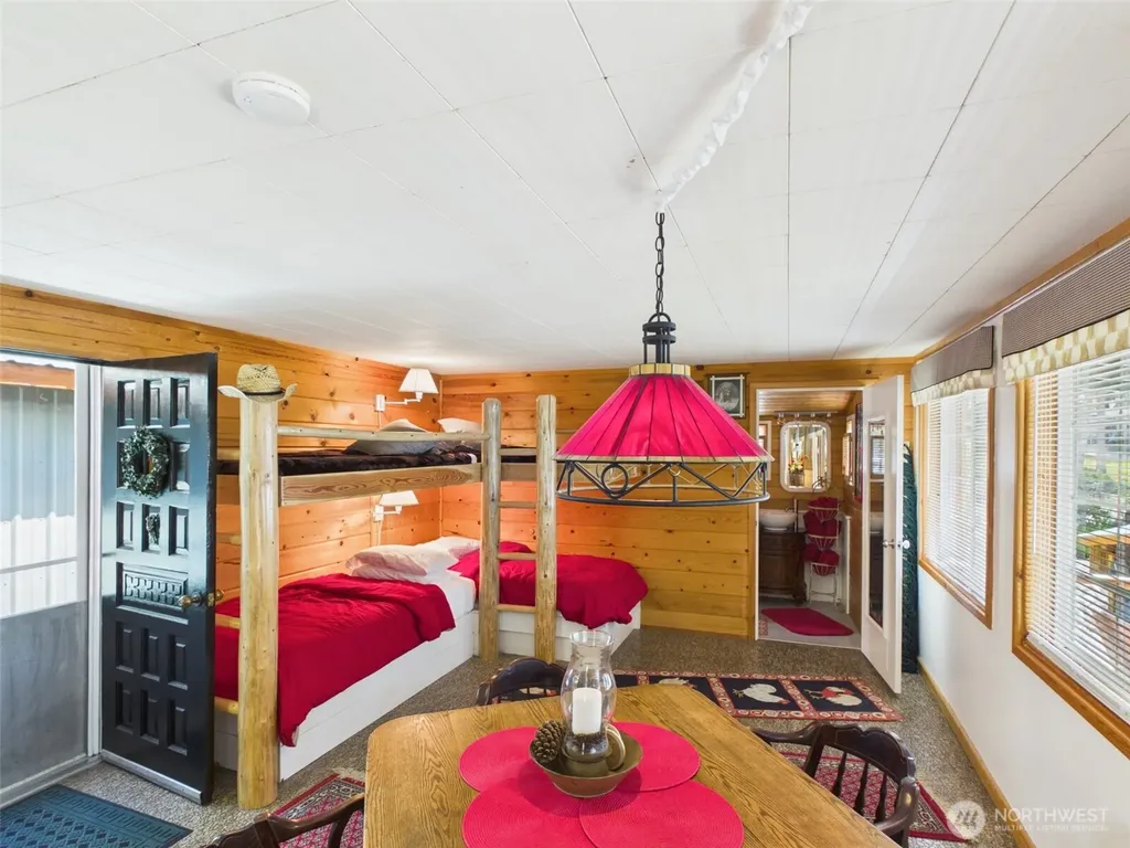 10 Wayland Cove Road Republic WA 99166
