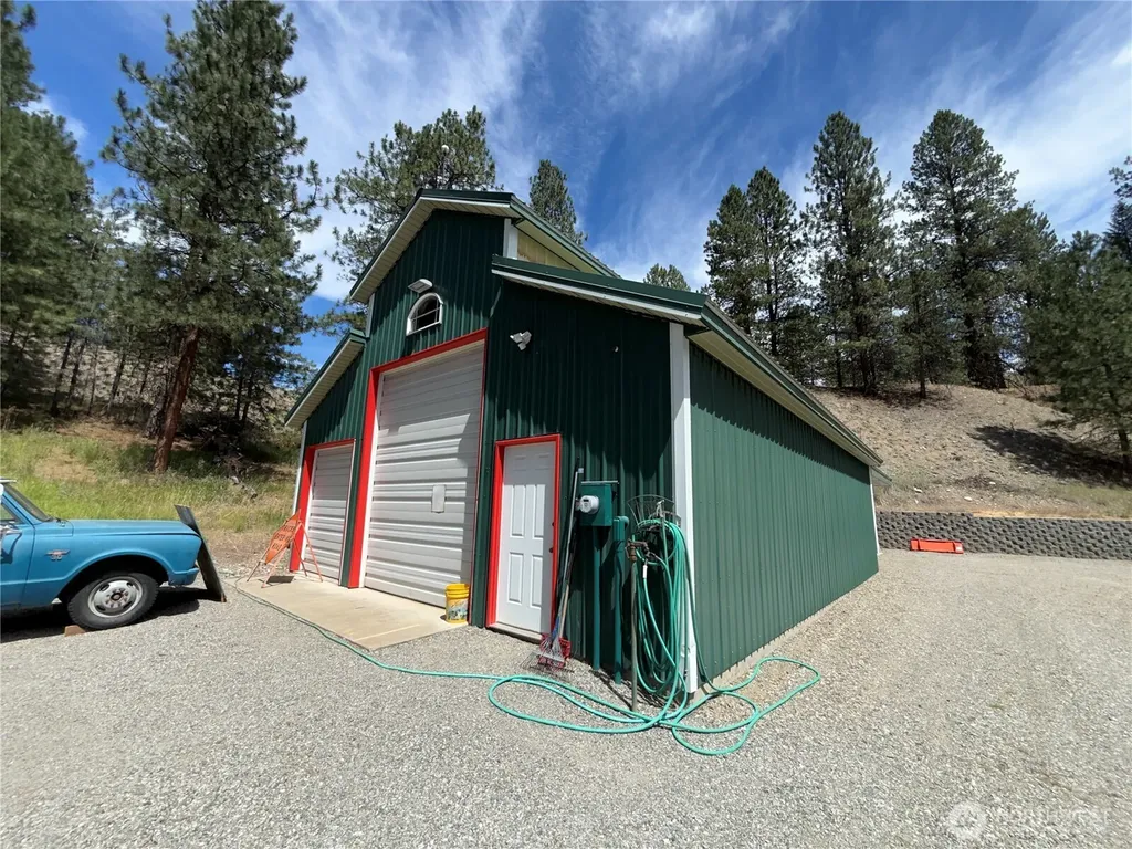 10 Wayland Cove Road Republic WA 99166