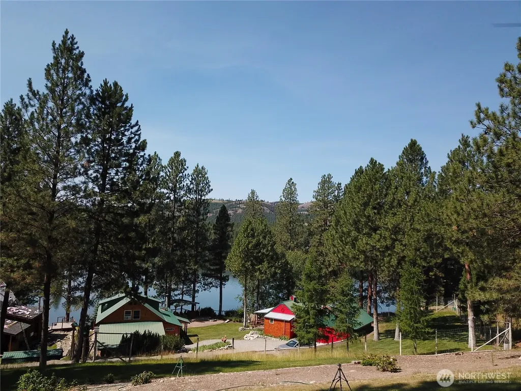 10 Wayland Cove Road Republic WA 99166