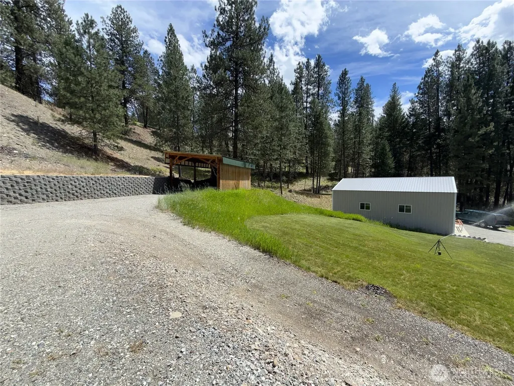 10 Wayland Cove Road Republic WA 99166