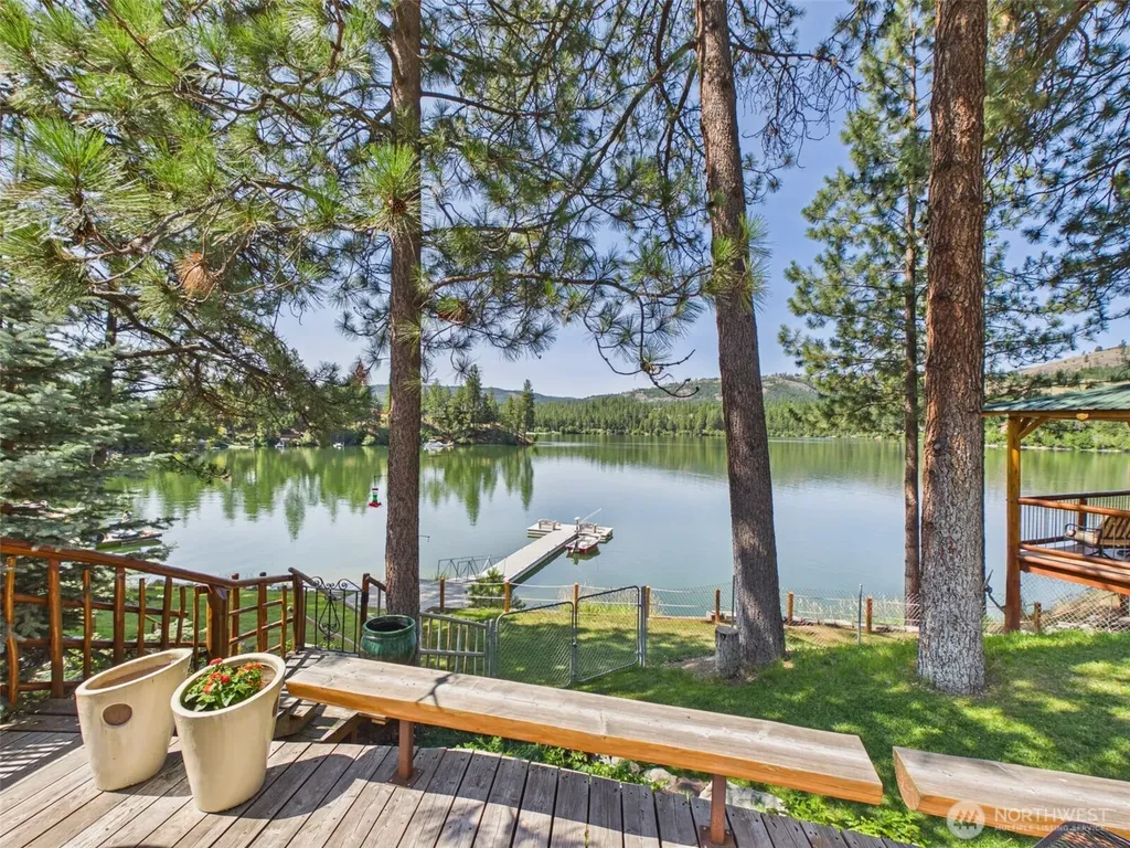 10 Wayland Cove Road Republic WA 99166