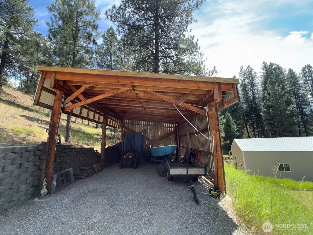 10 Wayland Cove Road Republic WA 99166