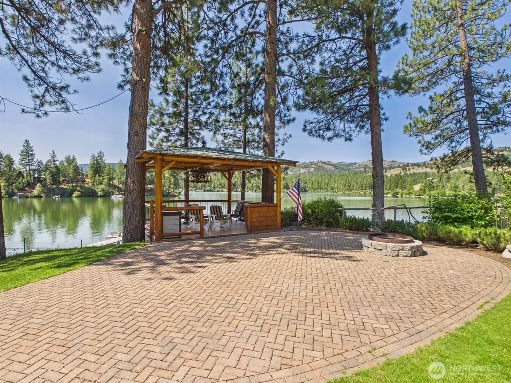 10 Wayland Cove Road Republic WA 99166