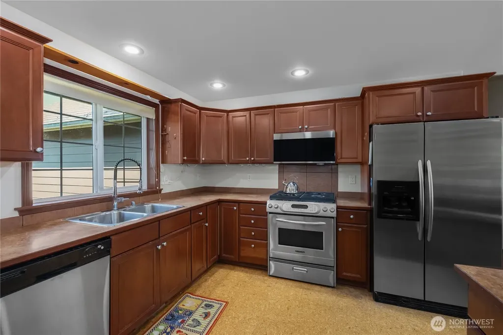 119 Summit Loop Mccleary WA 98557