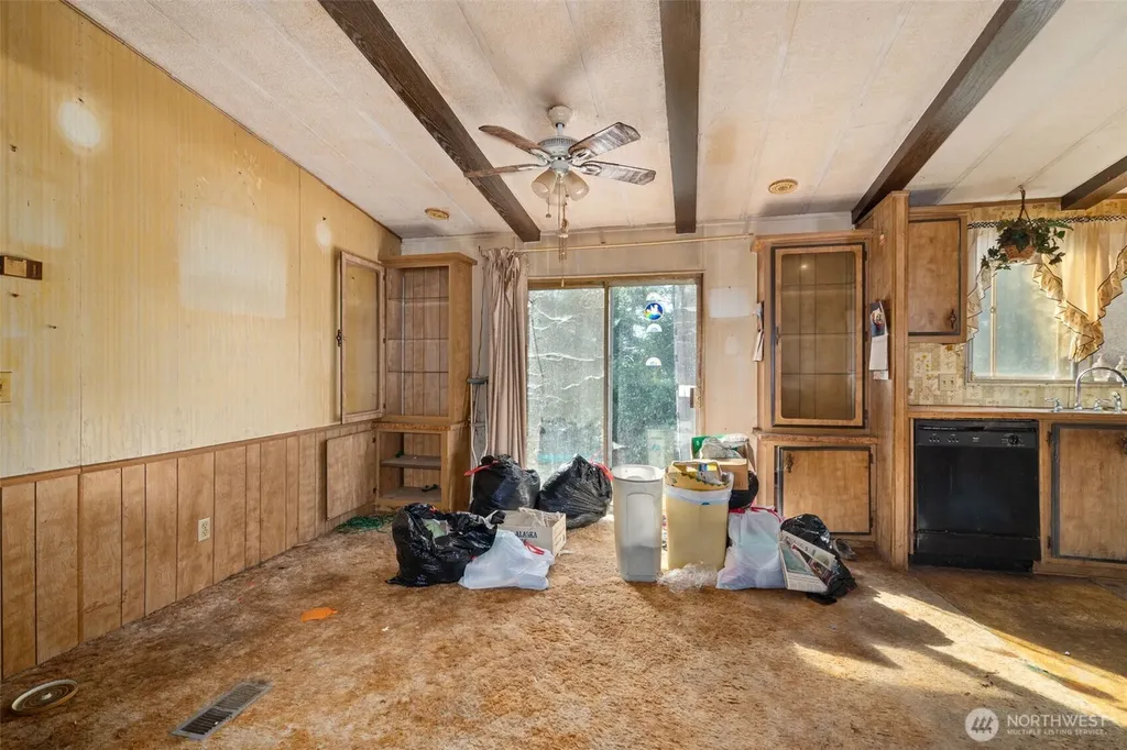 1649 Larson Road Raymond WA 98577