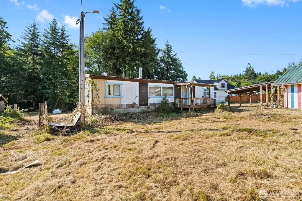 1649 Larson Road Raymond WA 98577