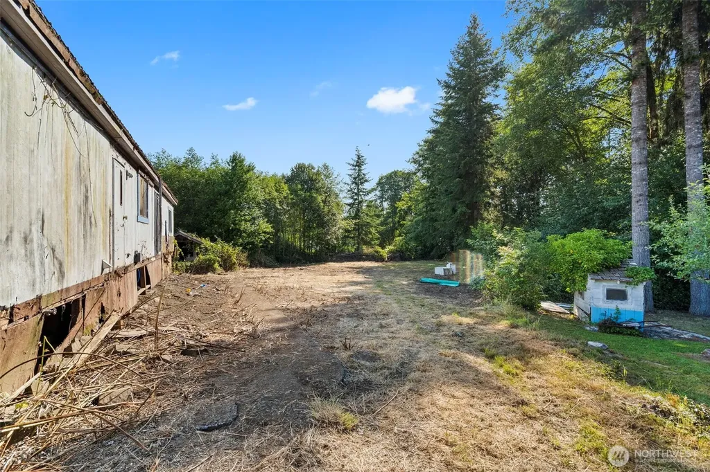 1649 Larson Road Raymond WA 98577