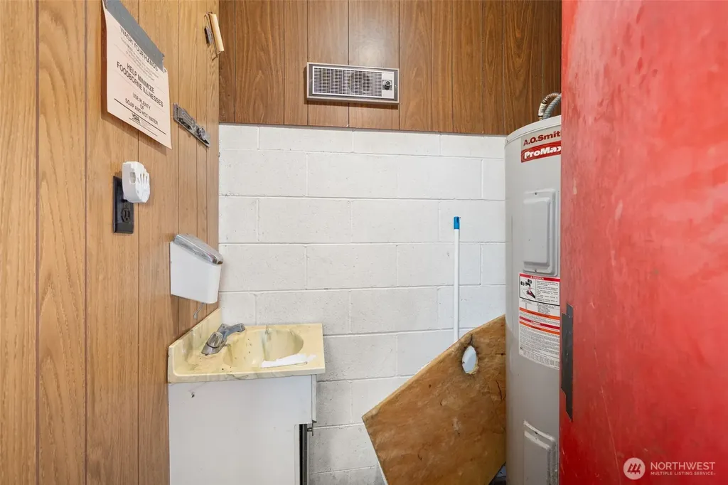 1649 Larson Road Raymond WA 98577
