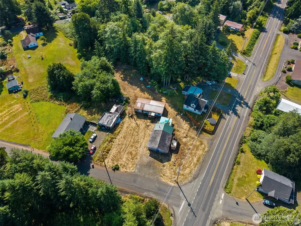 1649 Larson Road Raymond WA 98577