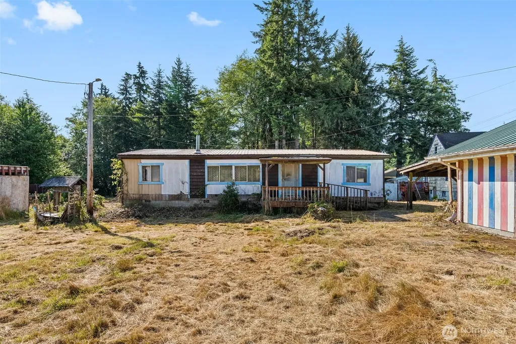1649 Larson Road Raymond WA 98577