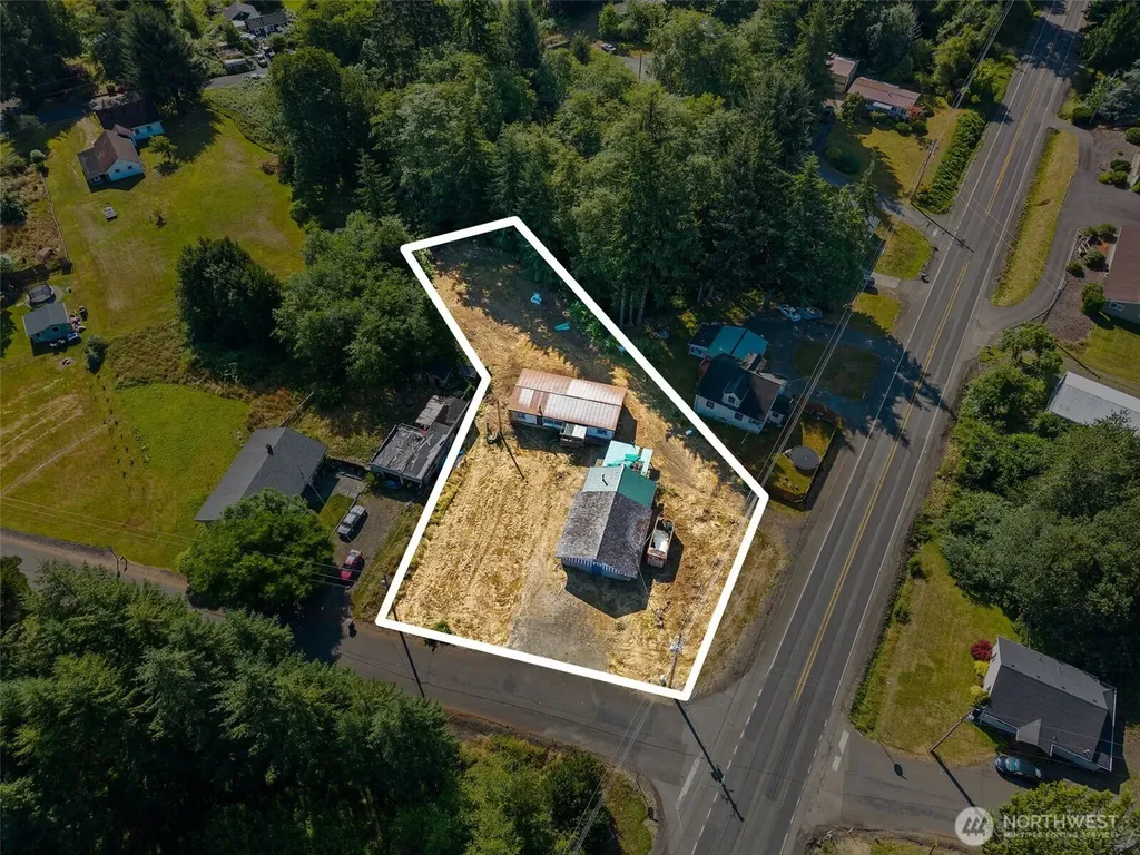 1649 Larson Road Raymond WA 98577