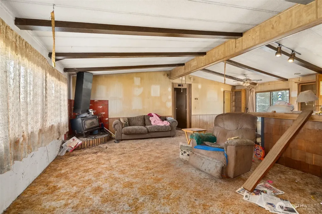 1649 Larson Road Raymond WA 98577