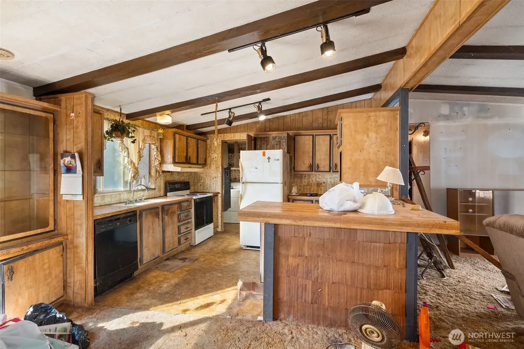 1649 Larson Road Raymond WA 98577