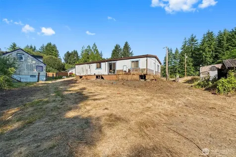 1649 Larson Road Raymond WA 98577
