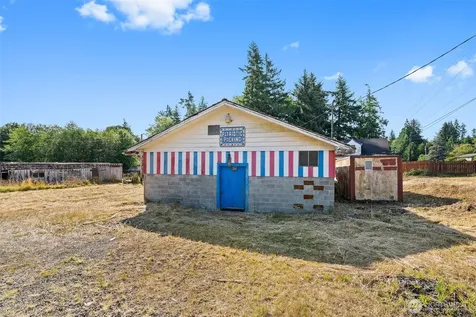 1649 Larson Road Raymond WA 98577