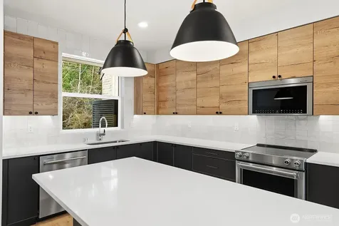 756 NW Holly Street Issaquah WA 98027