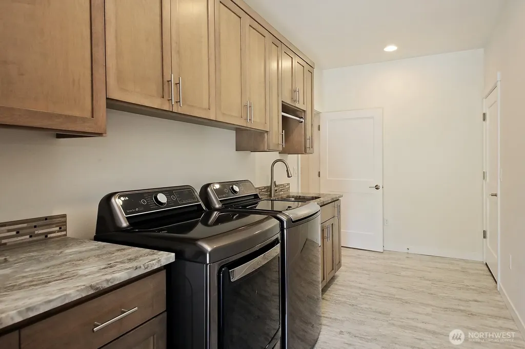 512 Cascade Avenue Langley WA 98260