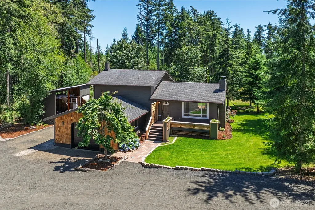680 E Krabbenhoft Road Grapeview WA 98546