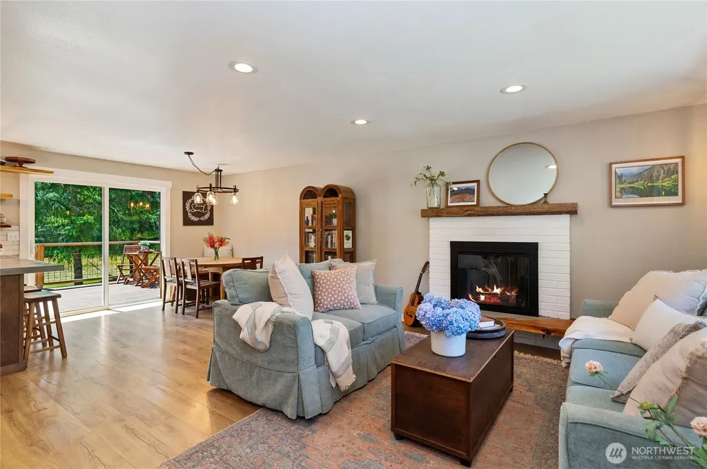 680 E Krabbenhoft Road Grapeview WA 98546
