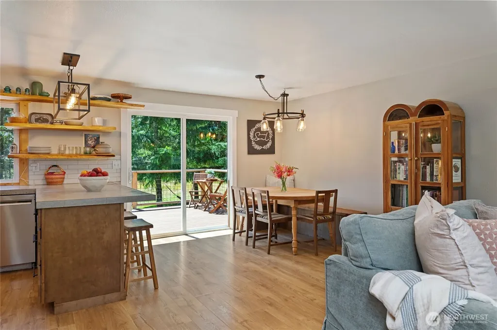 680 E Krabbenhoft Road Grapeview WA 98546