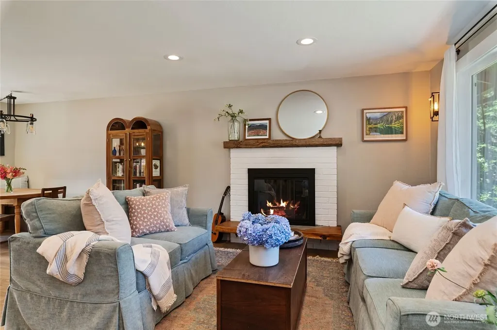 680 E Krabbenhoft Road Grapeview WA 98546
