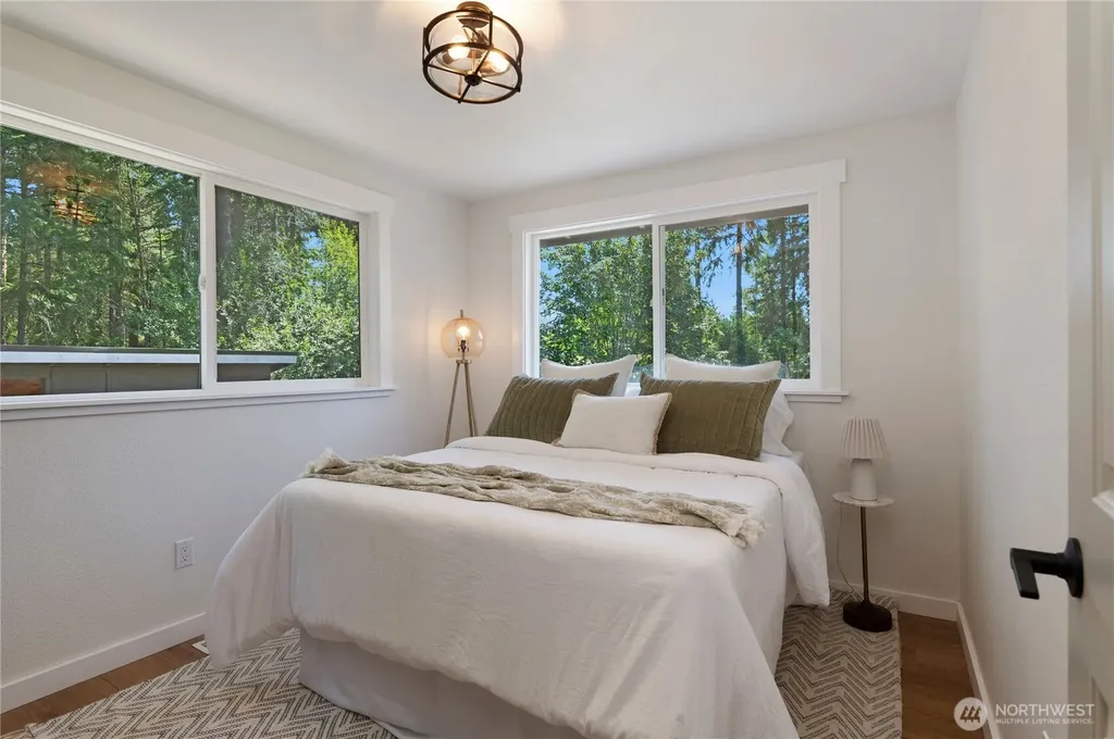 680 E Krabbenhoft Road Grapeview WA 98546